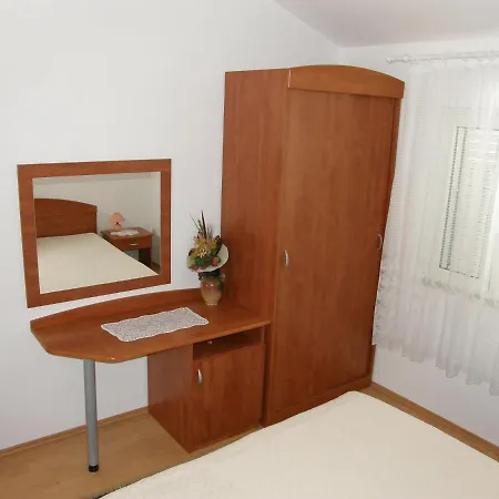 Veronika Apartamento *